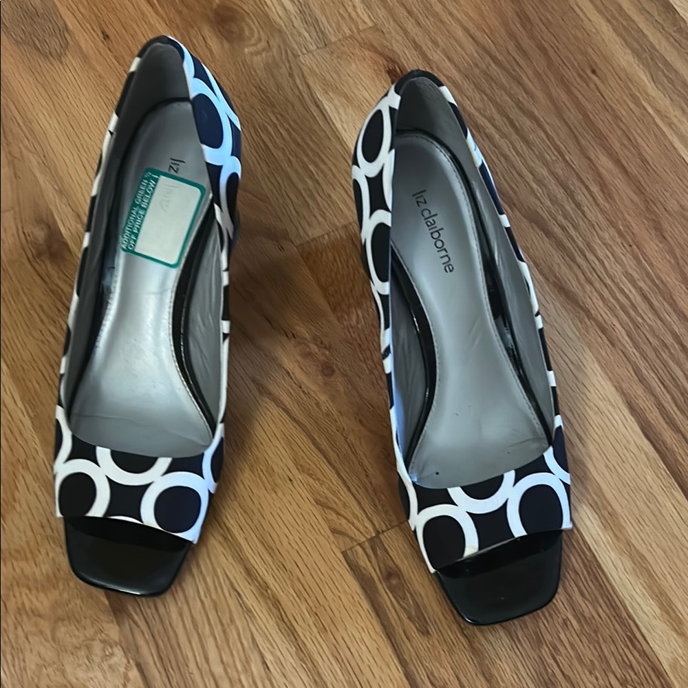 Liz Claiborne Black and White Heels with Geometric Pattern